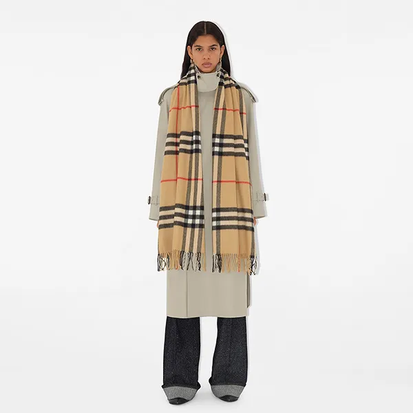 Khăn Quàng Cổ Burberry Wide Check Cashmere Scarf 80767951 Màu Beige