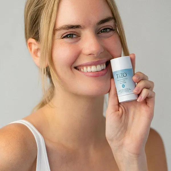Lăn Chống Nắng Cho Da Mặt Và Body Tizo SPF45 30g