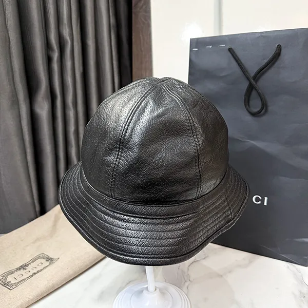 Mũ Gucci Black Leather Horsebit Accent Bucket Hat Màu Đen Size S