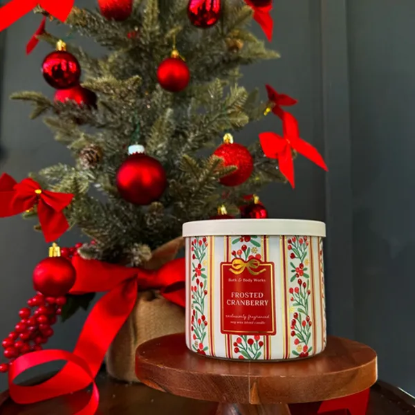 Nến Thơm Bath & Body Works Frosted Cranberry 3-Wick Candle 411g - Nến thơm - Vua Hàng Hiệu