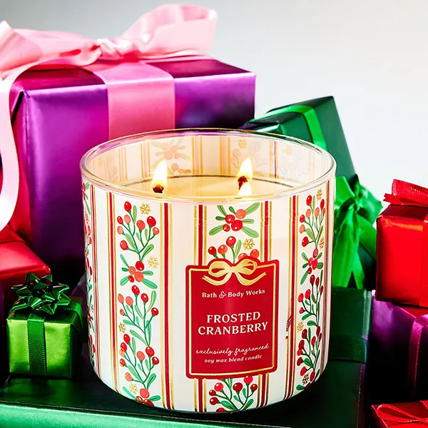 Nến Thơm Bath & Body Works Frosted Cranberry 3-Wick Candle 411g - Nến thơm - Vua Hàng Hiệu