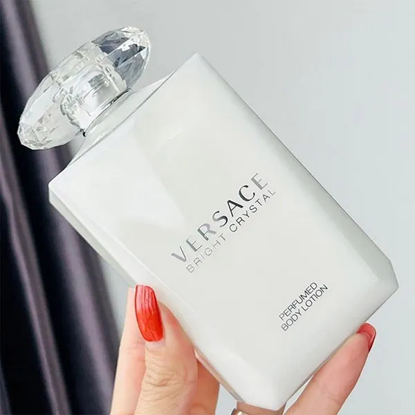 Sữa Dưỡng Thể Versace Bright Crystal Body Lotion 200ml