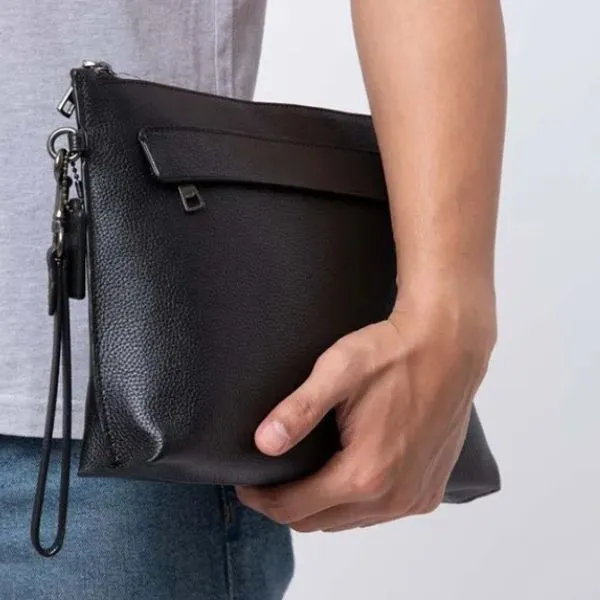 Túi Cầm Tay Nam Coach Carryall Pouch 28614 Màu Đen
