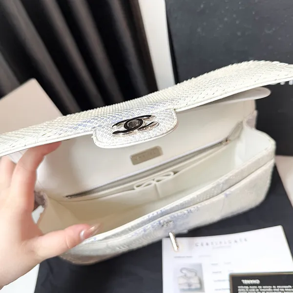 Túi Đeo Chéo Nữ Chanel Classic M Python Flap Bag White Màu Trắng - Túi xách - Vua Hàng Hiệu