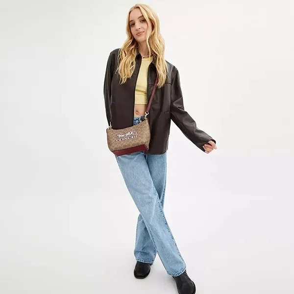 Túi Đeo Vai Nữ Coach Zip Top Shoulder Bag In Signature Canvas With Horse And Carriage Print CX588 Màu Be