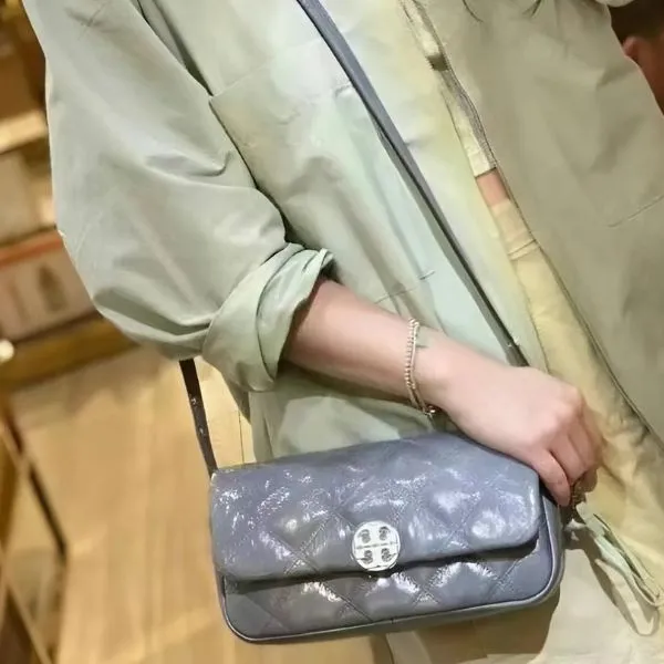 Túi Đeo Chéo Nữ Tory Burch Willa Matte Gray Quilted Chain Crossbody Bag Màu Xám - Túi xách - Vua Hàng Hiệu
