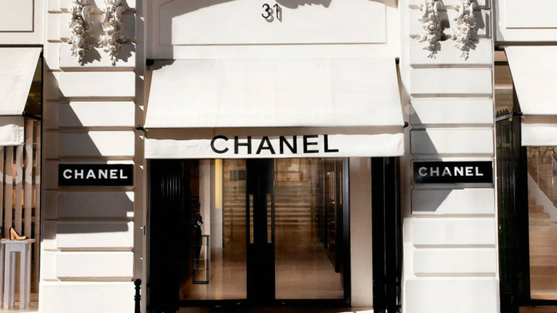 Lăn khử mùi Chanel của Pháp