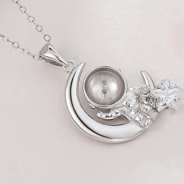 Dây Chuyền Nữ Lili Jewelry Ngọc Trai Phi Hành Gia Mặt Trăng LILI_996438 Màu Bạc