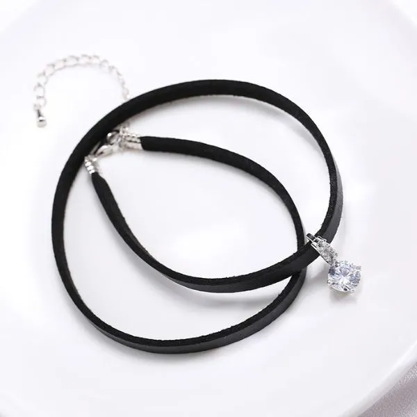 Dây Chuyền Choker Nữ Lili Jewelry Dây Da Mặt Tròn Orborne LILI_566259 Màu Bạc