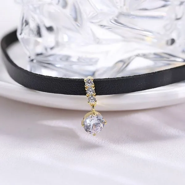 Dây Chuyền Choker Nữ Lili Jewelry Dây Da Mặt Tròn Orborne LILI_566259 Màu Vàng Gold