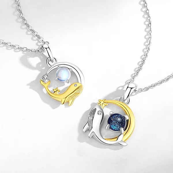 Dây Chuyền Đôi Lili Jewelry Đính Đá CZ Cá Voi Và Mặt Trăng Kamilah LILI_099531 Màu Bạc