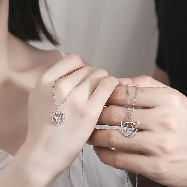 Dây Chuyền Đôi Lili Jewelry Đính Đá CZ Hình Gạc Hươu Tình Yêu Vĩnh Cửu LILI_873519 Màu Trắng