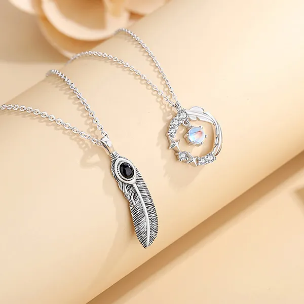 Dây Chuyền Đôi Lili Jewelry Đính Đá CZ Hình Lông Vũ Isolde LILI_827276 Màu Bạc