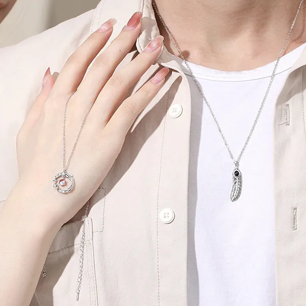 Dây Chuyền Đôi Lili Jewelry Đính Đá CZ Hình Lông Vũ Isolde LILI_827276 Màu Bạc