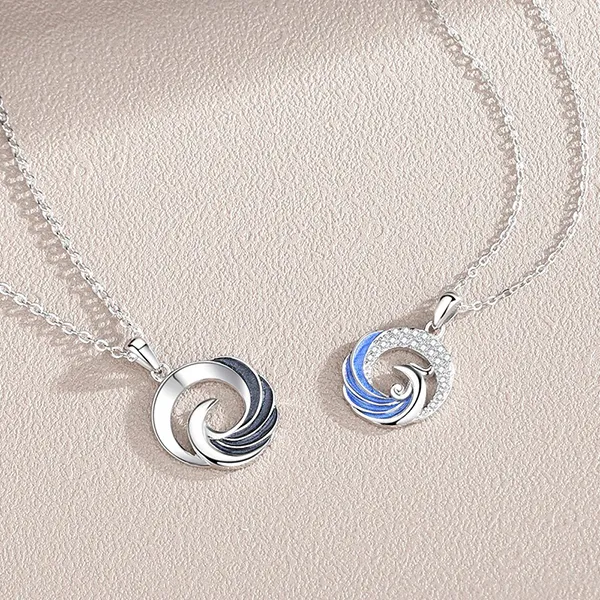 Dây Chuyền Đôi Lili Jewelry Đính Đá CZ Hình Sóng Và Gió Mabel LILI_753198 Màu Bạc - Trang sức - Vua Hàng Hiệu