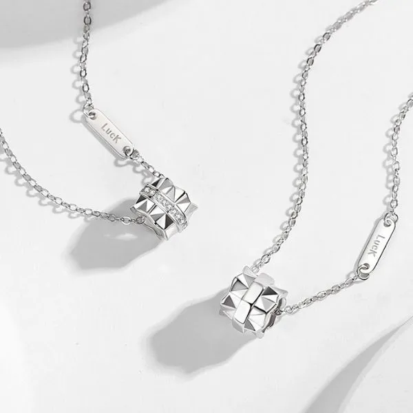 Dây Chuyền Đôi Lili Jewelry Đính Đá CZ Khắc Tên Khắc Chữ Theo Yêu Cầu Ladonna LILI_359988 Màu Bạc