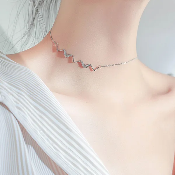 Dây Chuyền Nữ Lili Jewelry Bạc Choker Đính Đá CZ Hình Zig Zag Esperanza LILI_053981 Màu Bạc