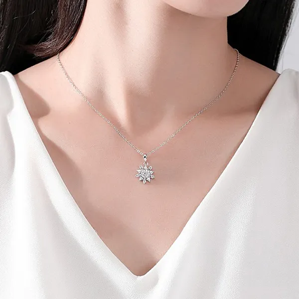 Dây Chuyền Nữ Lili Jewelry Bạc Đính Đá CZ Hình Bông Tuyết Selene LILI_105300 Màu Bạc Trắng