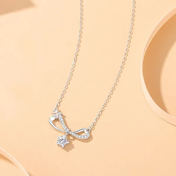 Dây Chuyền Nữ Lili Jewelry Bạc Đính Đá CZ Hình Chiếc Nơ Cách Điệu Charlie LILI_125999 Màu Bạc