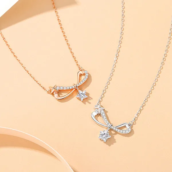 Dây Chuyền Nữ Lili Jewelry Bạc Đính Đá CZ Hình Chiếc Nơ Cách Điệu Charlie LILI_125999 Màu Vàng Hồng