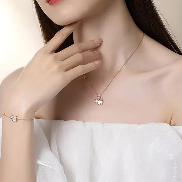 Dây Chuyền Nữ Lili Jewelry Bạc Đính Đá CZ Hình Chú Kỳ Lần Dễ Thương Elain LILI_152796 Màu Vàng Hồng