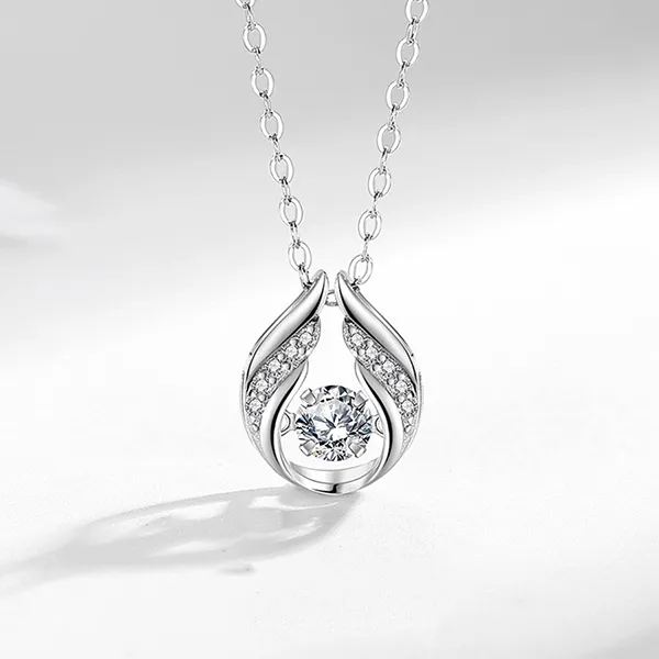 Dây Chuyền Nữ Lili Jewelry Bạc Đính Đá CZ Hình Trái Tim Cách Điệu Letitia LILI_516561 Màu Bạc