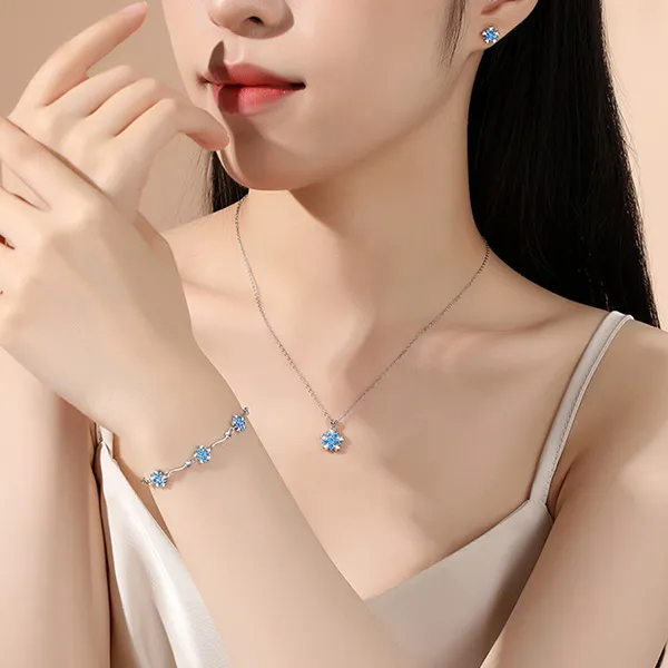 Dây Chuyền Nữ Lili Jewelry Bạc Đính Đá CZ Hoa Huệ Tây Amara LILI_092752 Màu Xanh Bạc - Trang sức - Vua Hàng Hiệu