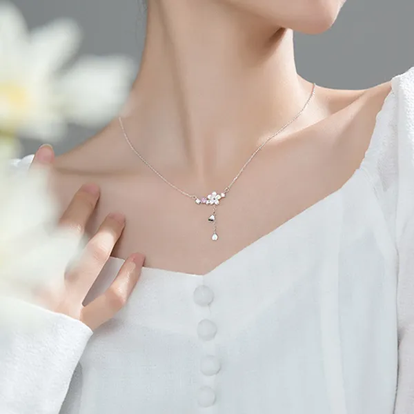 Dây Chuyền Nữ Lili Jewelry Bạc Đính Đá CZ Hoa Mai Cách Điệu Jamie LILI_097555 Màu Bạc Trắng