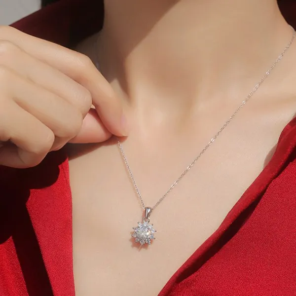 Dây Chuyền Nữ Lili Jewelry Bạc Đính Kim Cương Moissanite Hình Bông Hoa Mai LILI_053724 Màu Bạc
