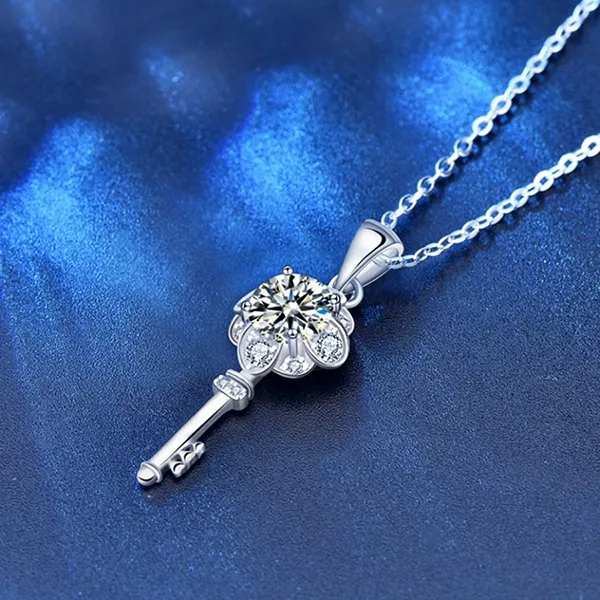 Dây Chuyền Nữ Lili Jewelry Bạc Đính Kim Cương Moissanite Hình Chìa Khóa Abigail LILI_054941 Màu Bạc