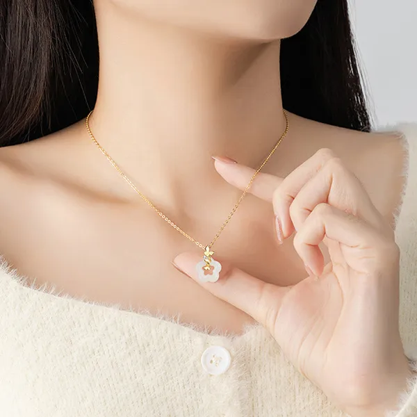 Dây Chuyền Nữ Lili Jewelry Bạc Đính Ngọc Bích Hetian Hoa Hồ Điệp Jovie LILI_105575 Màu Vàng Trắng