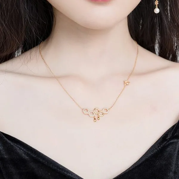 Dây Chuyền Nữ Lili Jewelry Bạc Mạ Vàng Đính Đá CZ Ô Lục Tổ Ong LILI_596971 Màu Vàng