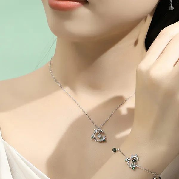 Dây Chuyền Nữ Lili Jewelry Cành Và Lá Kiana LILI_097706 Màu Bạc Xanh