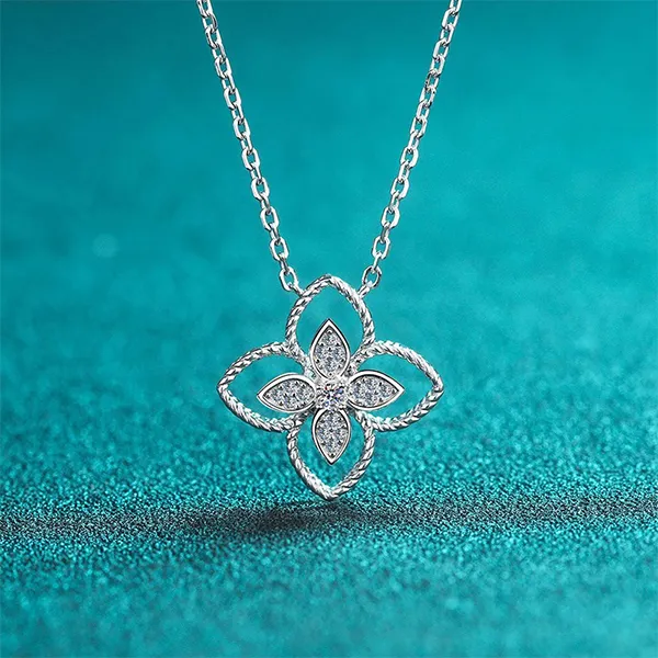 Dây Chuyền Nữ Lili Jewelry Cỏ 4 Lá Indigo LILI_099445 Màu Bạc