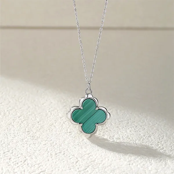 Dây Chuyền Nữ Lili Jewelry Cỏ 4 Lá Keyla LILI_098998 Màu Bạc Xanh