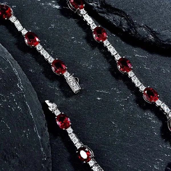 Dây Chuyền Nữ Lili Jewelry Đính Đá Carbon Tổng Hợp Dạng Chuỗi Christabel LILI_246871 Màu Đỏ Bạc