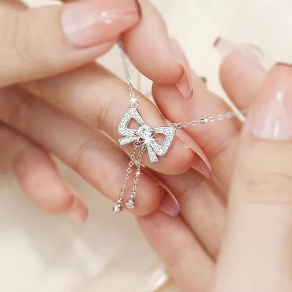 Dây Chuyền Nữ Lili Jewelry Đính Đá CZ Chiếc Nơ Xinh Xắn Anais LILI_098718 Màu Bạc
