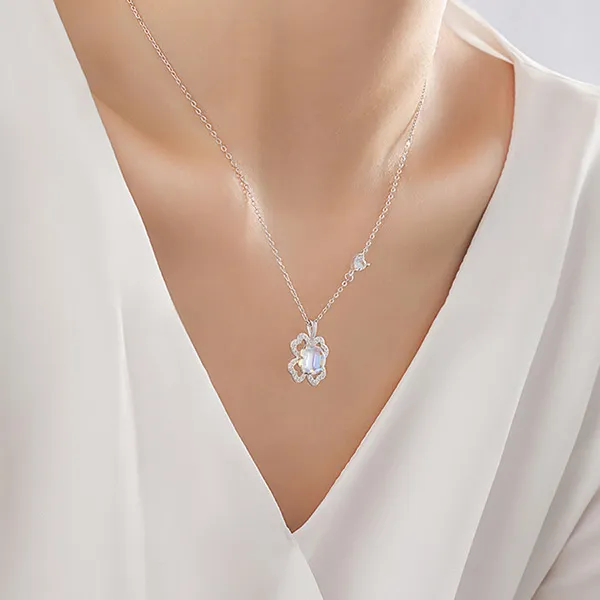 Dây Chuyền Nữ Lili Jewelry Đính Đá CZ Cỏ 4 Lá May Mắn Melanie LILI_126066 Màu Bạc