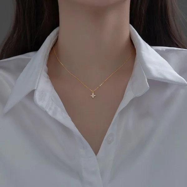 Dây Chuyền Nữ Lili Jewelry Đính Đá CZ Hình 4 Cánh Hoa Andrea LILI_131109 Màu Vàng Gold