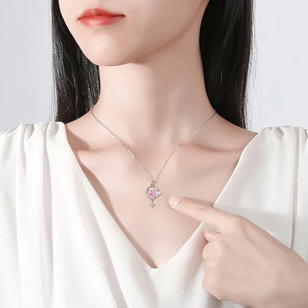 Dây Chuyền Nữ Lili Jewelry Đính Đá CZ Hình Ánh Sao Sariyah LILI_097524 Màu Hồng Bạc