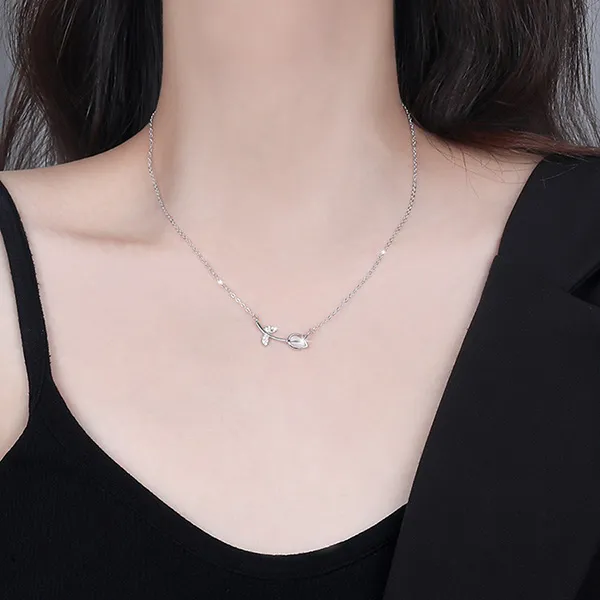 Dây Chuyền Nữ Lili Jewelry Đính Đá CZ Hình Bông Hoa Hồng Rose LILI_579451 Màu Bạc