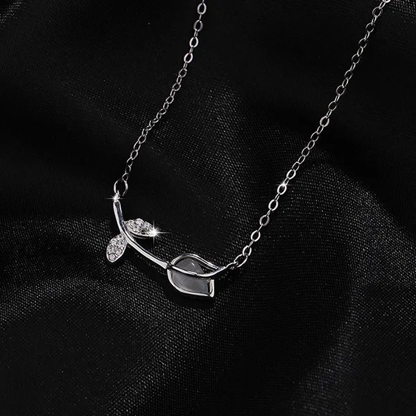 Dây Chuyền Nữ Lili Jewelry Đính Đá CZ Hình Bông Hoa Hồng Rose LILI_579451 Màu Bạc