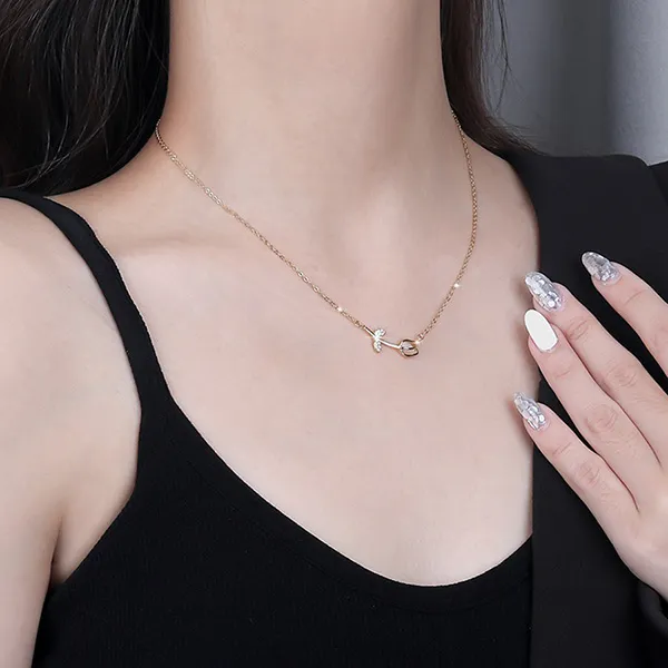 Dây Chuyền Nữ Lili Jewelry Đính Đá CZ Hình Bông Hoa Hồng Rose LILI_579451 Màu Vàng - Trang sức - Vua Hàng Hiệu
