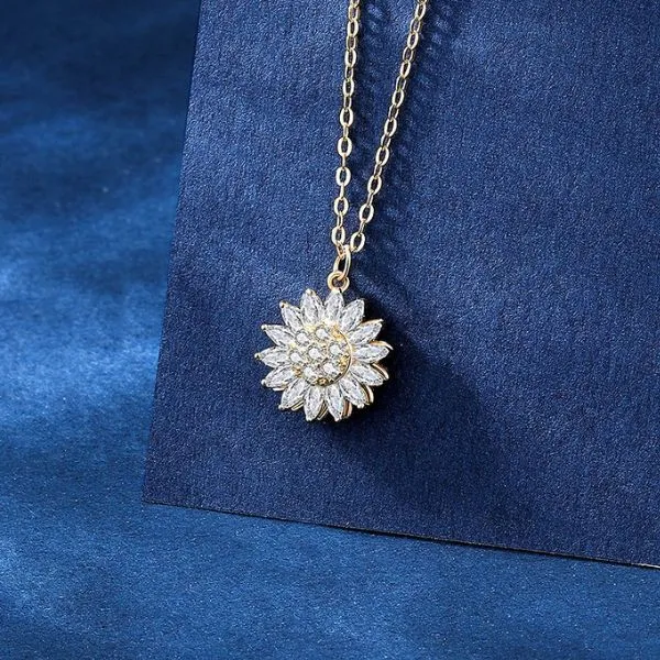 Dây Chuyền Nữ Lili Jewelry Đính Đá CZ Hình Bông Hoa Hướng Dương LILI_296912 Màu Vàng Gold
