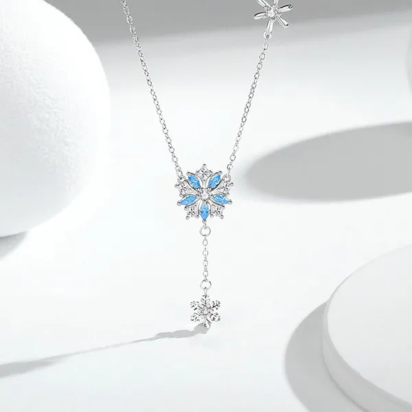 Dây Chuyền Nữ Lili Jewelry Đính Đá CZ Hình Bông Tuyết Eliza LILI_159570 Màu Xanh Bạc