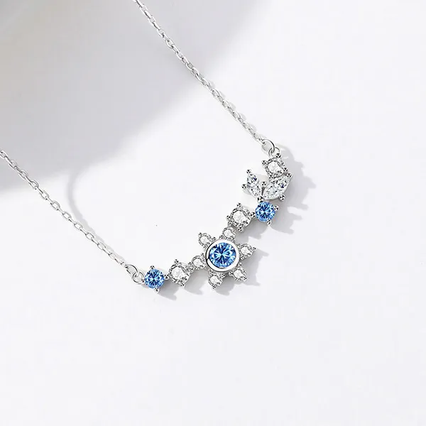 Dây Chuyền Nữ Lili Jewelry Đính Đá CZ Hình Bông Tuyết Joelle LILI_097868 Màu Xanh Bạc