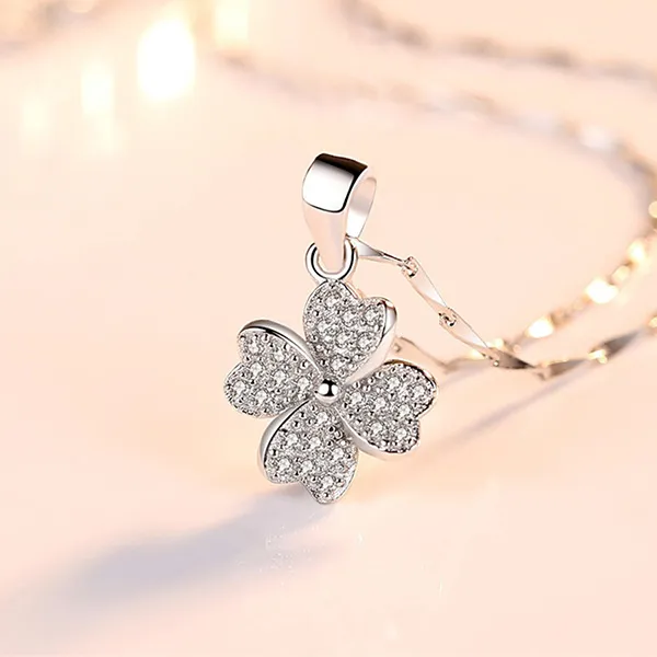 Dây Chuyền Nữ Lili Jewelry Đính Đá CZ Hình Cỏ 4 Lá Ariella LILI_131247 Màu Bạc