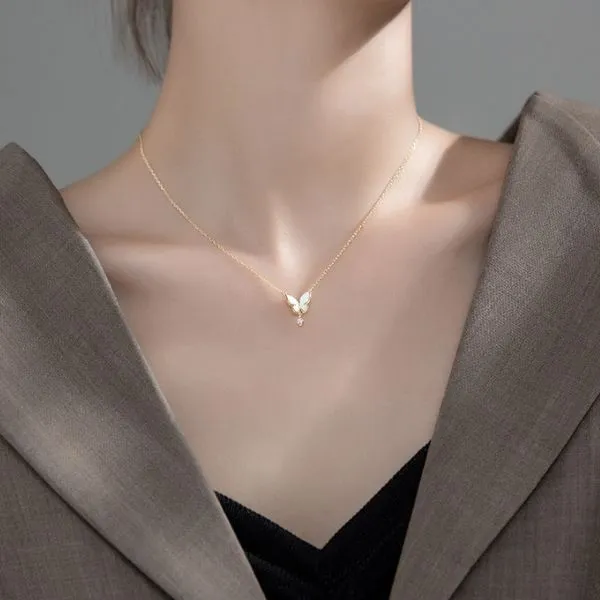Dây Chuyền Nữ Lili Jewelry Đính Đá CZ Hình Hồ Điệp Ada LILI_131181 Màu Vàng Gold