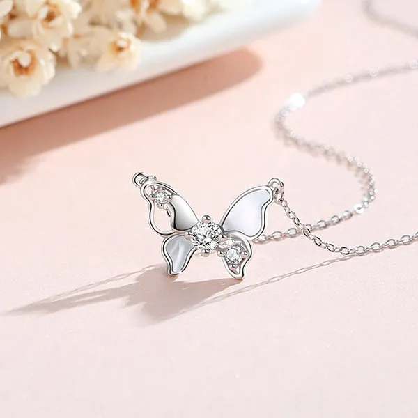 Dây Chuyền Nữ Lili Jewelry Đính Đá CZ Hình Hồ Điệp Adley LILI_105129 Màu Bạc
