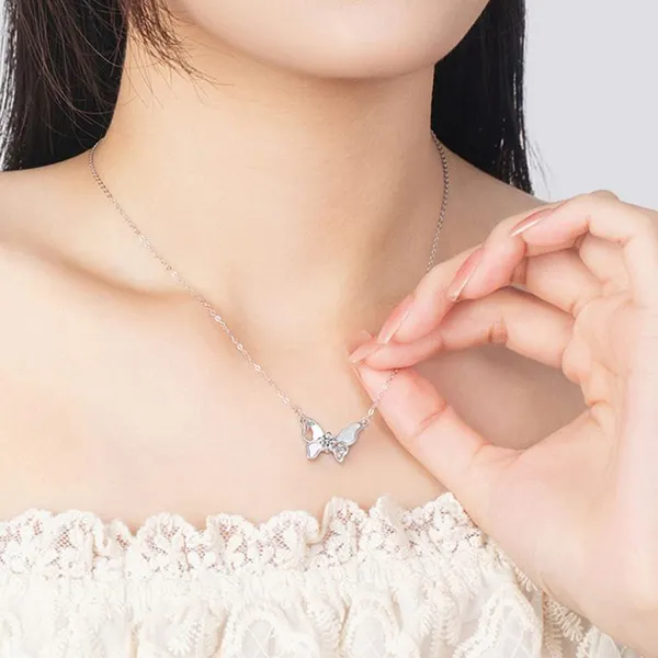 Dây Chuyền Nữ Lili Jewelry Đính Đá CZ Hình Hồ Điệp Adley LILI_105129 Màu Bạc